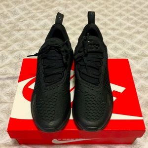 Women’s shoes. AIR MAX 270 black